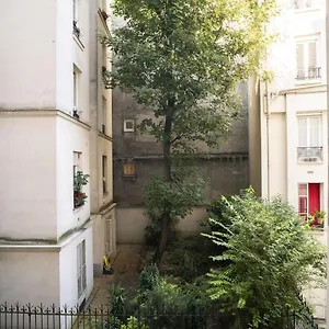 Near Montmartre París